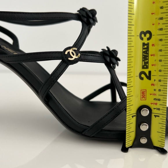 CHANEL 23C BLACK LEATHER CAMELLIA SANDALS SIZE IT 37.5 / US 7.5 NIB! - Picture 14 of 17